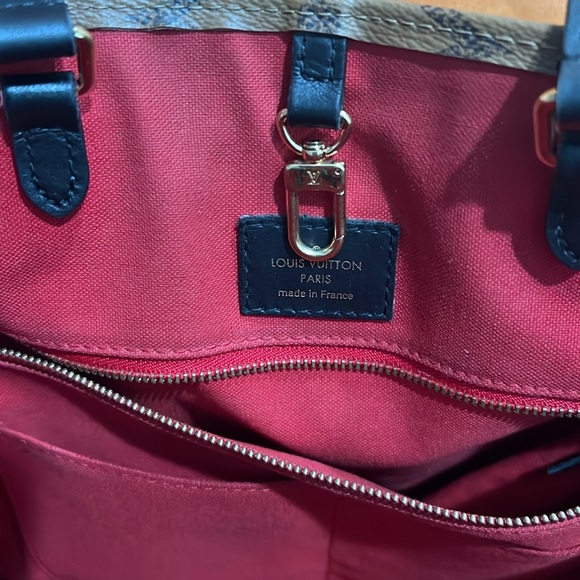 Authentic Louis Vuitton onthego MM reverse - Picture 10 of 16